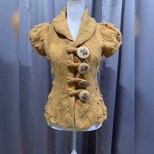 Beautiful Short Sleeve Wool Sweater